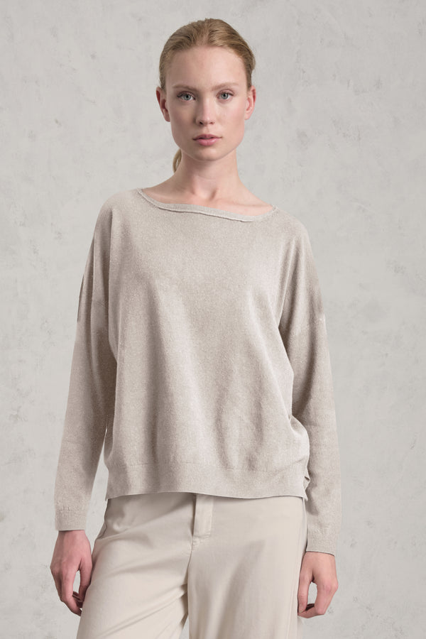 Maglia oversize in viscosa e lana. linea a scatola, collo a barchetta | 1019.CFDTRE11462.01