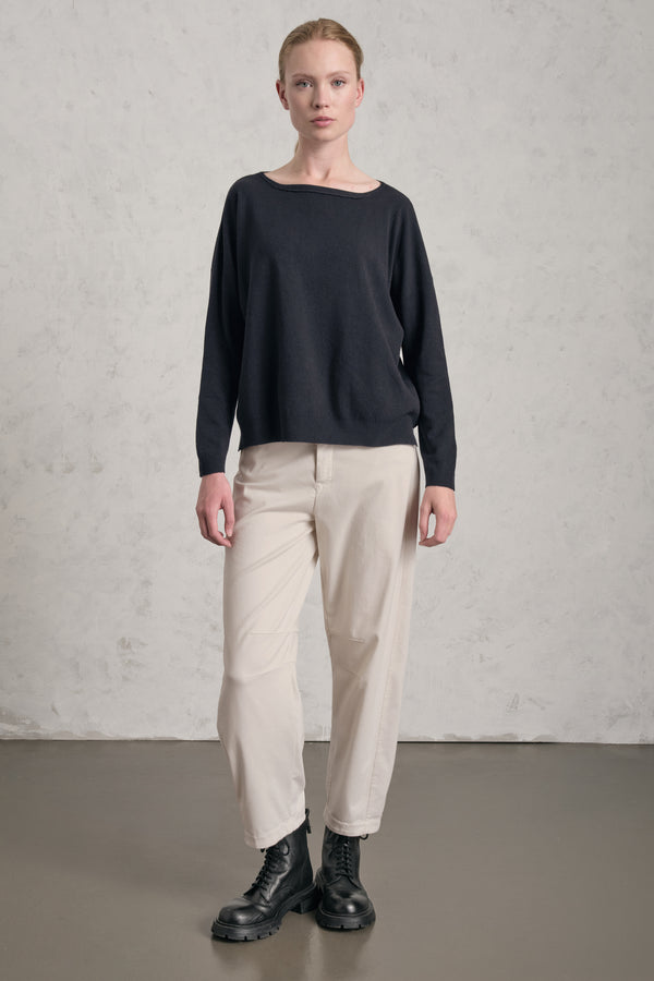 Pull oversize en laine et viscose. Coupe boxy, encolure bateau | 1019.CFDTRE11462.05