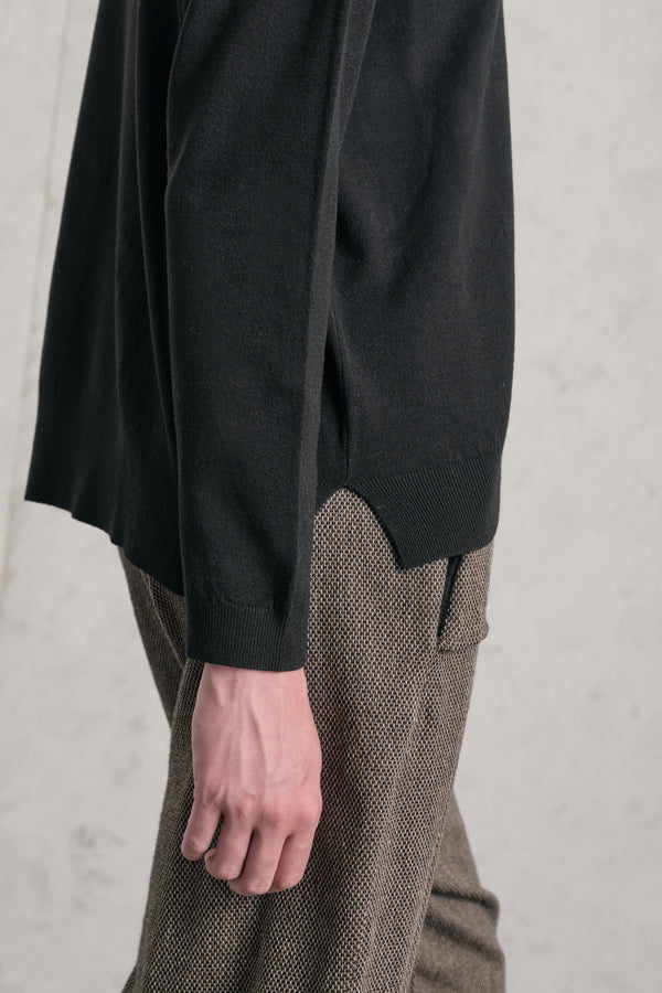 Pull oversize en laine et viscose. Coupe boxy, encolure bateau | 1019.CFDTRE11462.10