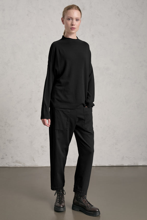 Maglia oversize in viscosa e lana. linea a scatola, collo a vulcano | 1019.CFDTRE11463.10