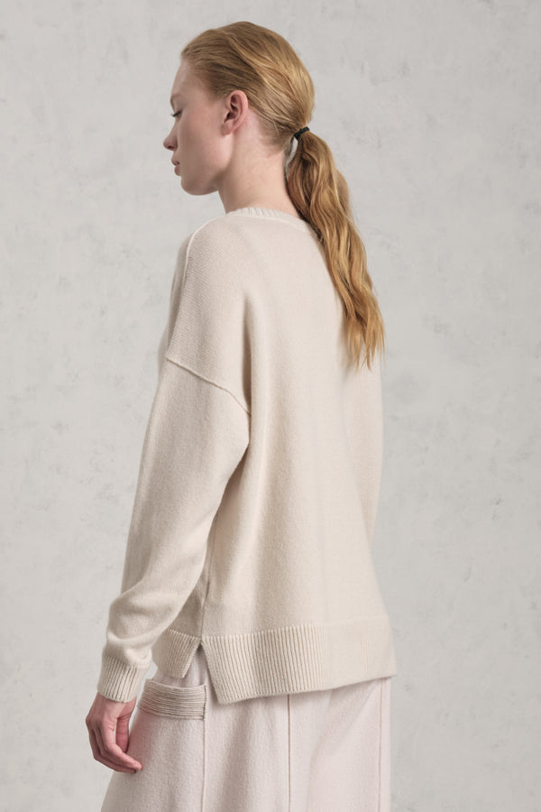 Ausgestellter Oversize-Pullover mit Rundhalsausschnitt aus Wolle und Kaschmir | 1019.CFDTRE13480.22