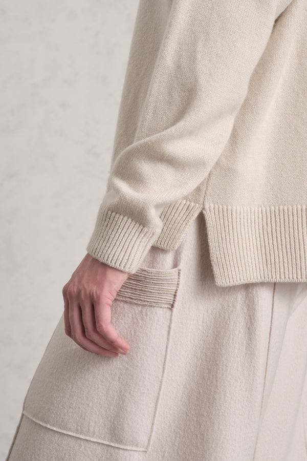 Ausgestellter Oversize-Pullover mit Rundhalsausschnitt aus Wolle und Kaschmir | 1019.CFDTRE13480.22