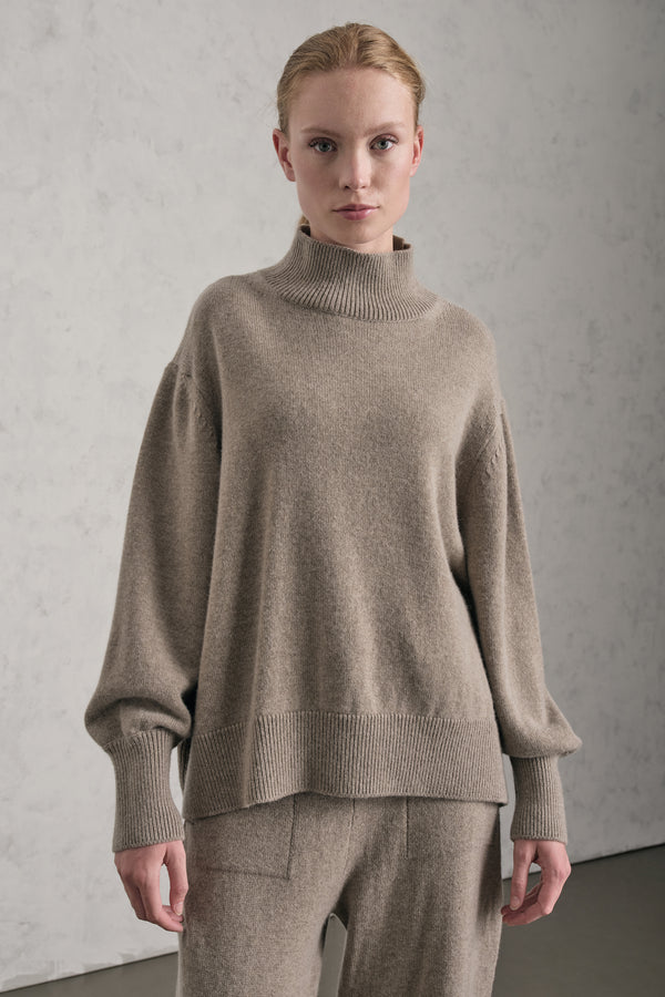 Oversize-Rollkragenpullover aus Wolle und Kaschmir mit Rippstrick-Kragen | 1019.CFDTRE13484.31