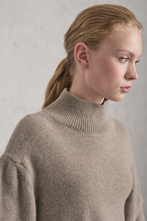 Oversize-Rollkragenpullover aus Wolle und Kaschmir mit Rippstrick-Kragen | 1019.CFDTRE13484.31