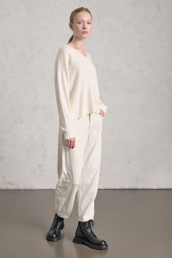 Confort fit V-neck knitted jumper in wool and cashmere | 1019.CFDTRE13485.02