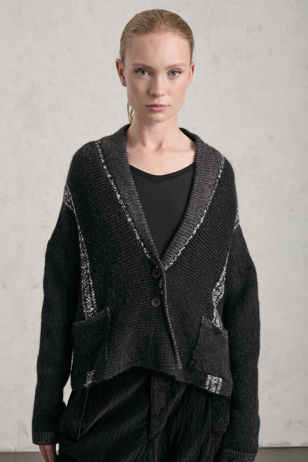 Cardigan mit Schalkragen aus Alpaka-Wollmischung mit kontrastierenden, plattierten Maschen | 1019.CFDTRE15501.10