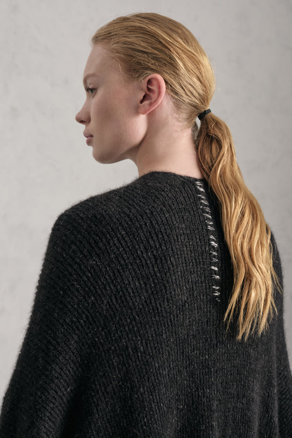Langer Oversize-Cardigan aus Alpaka-Wollmischung mit kontrastierenden, plattierten Maschen | 1019.CFDTRE15506.10