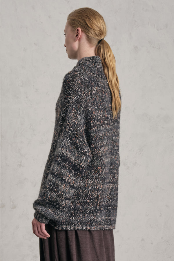 Pull oversize à col montant et épaules tombantes en mélange d'alpaga avec bandes bicolores | 1019.CFDTRE17520.15