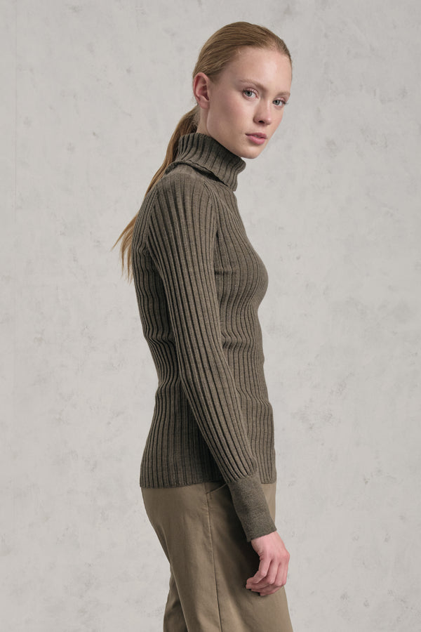 Turtleneck under jacket knit in ribbed extra-fine wool | 1019.CFDTRE19542.04