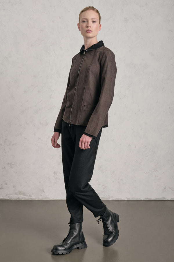 Jacke mit hohem Kragen und Reißverschluss aus gewachstem Leder und Wolltuch-Futter | 1019.CFDTRE3381.06