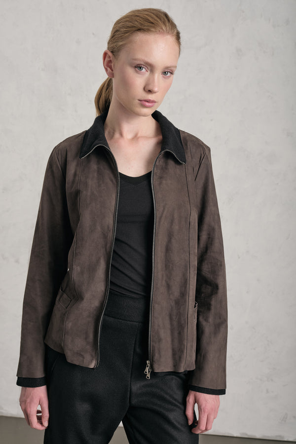 Jacke mit hohem Kragen und Reißverschluss aus gewachstem Leder und Wolltuch-Futter | 1019.CFDTRE3381.06