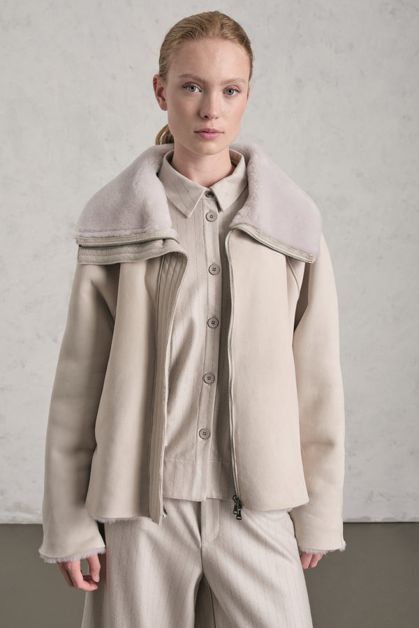 High-necked, comfort fit sheepskin with hidden zip under the flap | 1019.CFDTRE4390.21
