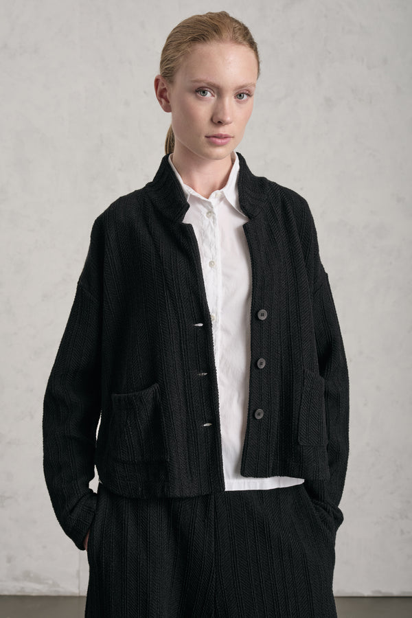 Jacke im Comfort Fit aus Chevron-Wolle mit abgerundetem Saum | 1019.CFDTRE8430.10