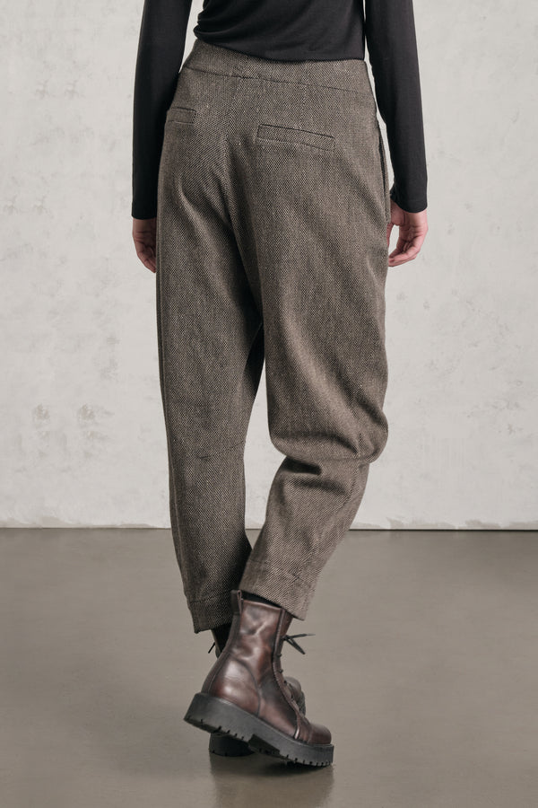Pantalon ergonomique à entrejambe légèrement bas en laine, lin et coton à micro-motif | 1019.CFDTREA101.31