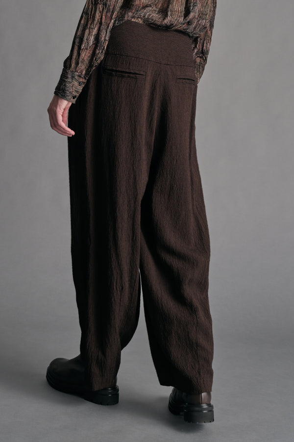 Wide trousers with deep pleats at the front in viscose, linen and wool blend with embossed stripes | 1019.CFDTREC124.18