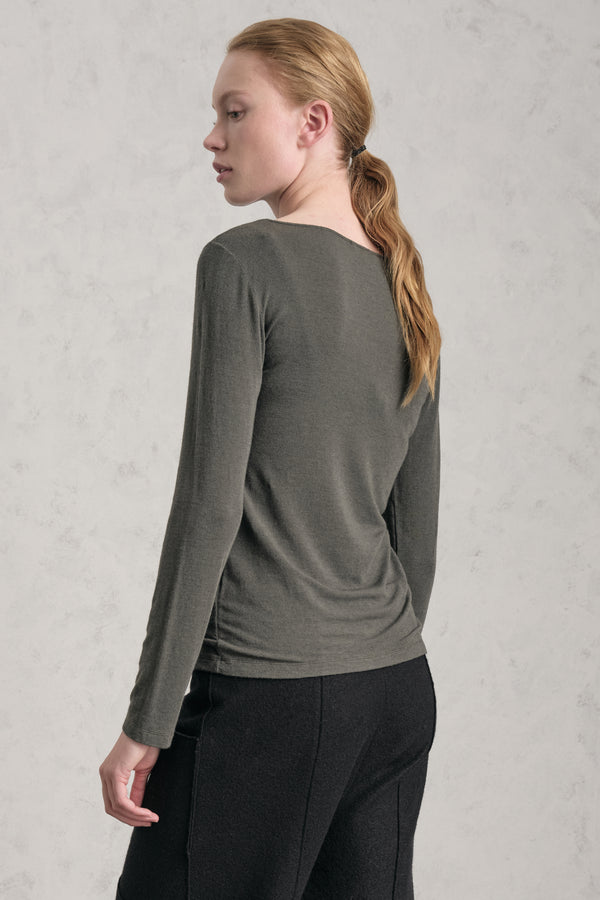 Slim fit boat neck T-shirt in viscose and stretch melange wool jersey | 1019.CFDTREJ192.04