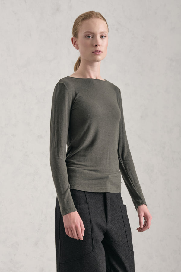 Slim fit boat neck T-shirt in viscose and stretch melange wool jersey | 1019.CFDTREJ192.04