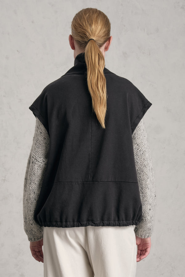 Gilet comfort fit con collo alto e coulisse sul fondo in tencel e cotone stretch | 1019.CFDTREN232.10