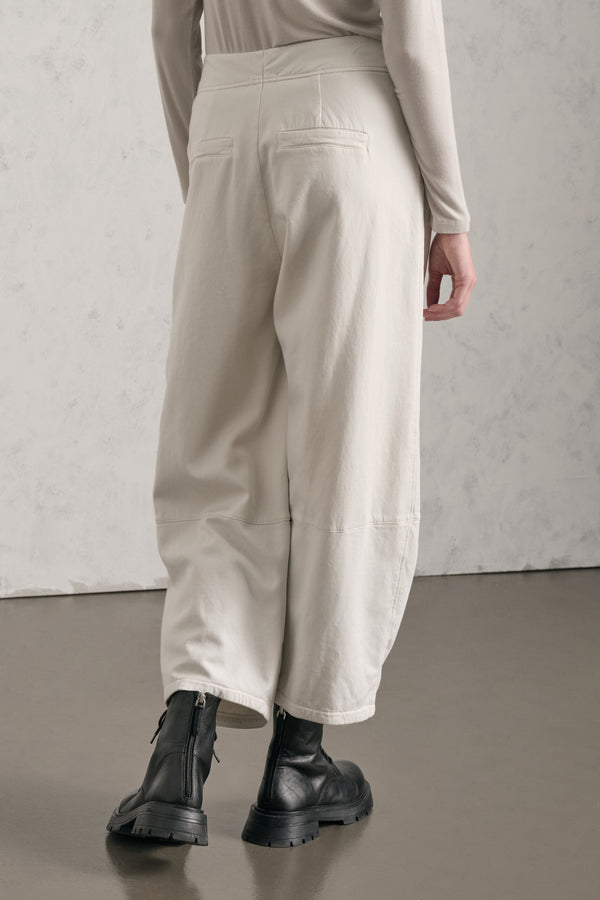 Low-crotch trousers in Tencel and stretch cotton | 1019.CFDTREN233.02