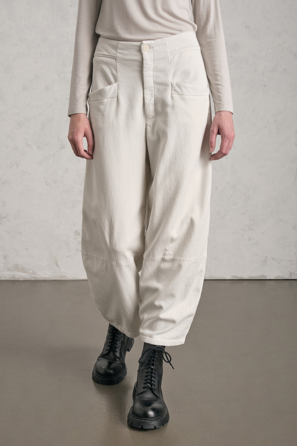 Hose mit tief sitzendem Schritt aus Tencel-Baumwoll-Stretch | 1019.CFDTREN233.02