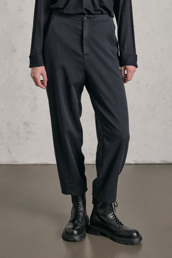 Pantalone comfort fit in tencel e cotone stretch con elastico dietro in cintura | 1019.CFDTREN235.05