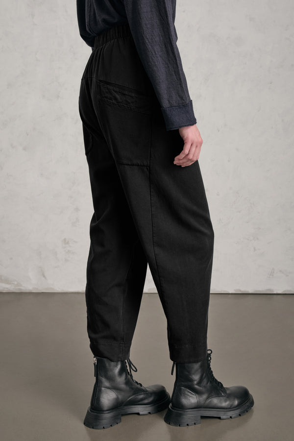Pantalone comfort fit in tencel e cotone stretch con elastico dietro in cintura | 1019.CFDTREN235.10