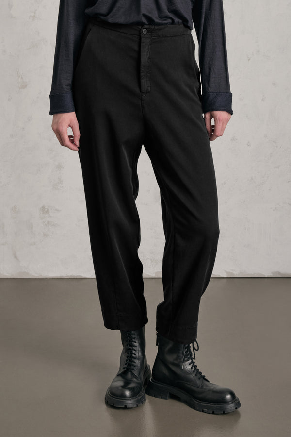 Pantalone comfort fit in tencel e cotone stretch con elastico dietro in cintura | 1019.CFDTREN235.10