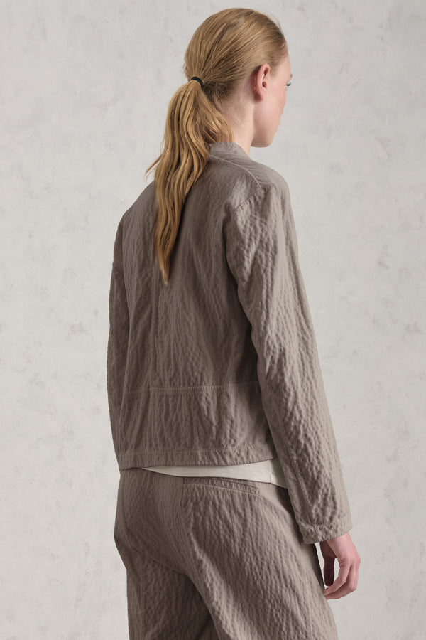 Kurzjacke aus gaufriertem Viskose-Baumwoll-Cordsamt mit Stretchanteil | 1019.CFDTREP250.31