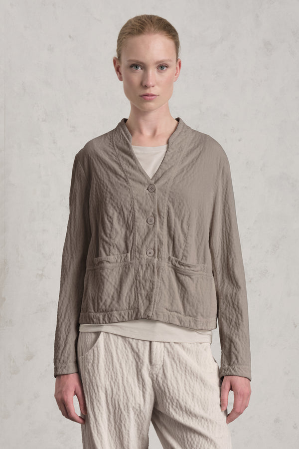 Kurzjacke aus gaufriertem Viskose-Baumwoll-Cordsamt mit Stretchanteil | 1019.CFDTREP250.31