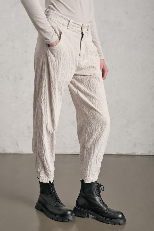 Pantalone comfort fit con spacchetti fondo gamba in costina di velluto in viscosa e cotone stretch g | 1019.CFDTREP255.01