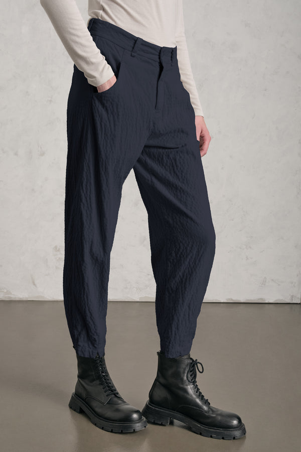 Pantalone comfort fit con spacchetti fondo gamba in costina di velluto in viscosa e cotone stretch g | 1019.CFDTREP255.05