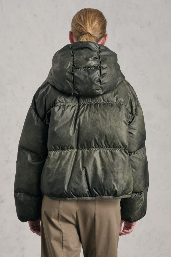Kurze, gesteppte Daunenjacke mit Gänsedaunen und Kapuze | 1019.CFDTRES285E.104