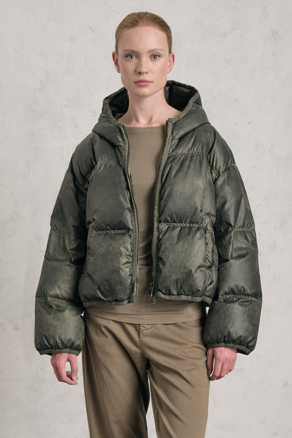 Kurze, gesteppte Daunenjacke mit Gänsedaunen und Kapuze | 1019.CFDTRES285E.104