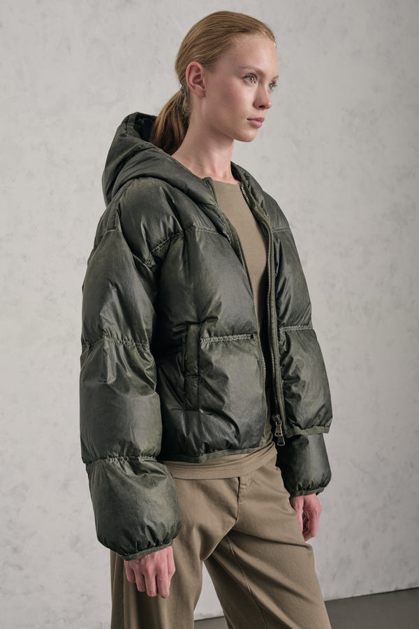 Kurze, gesteppte Daunenjacke mit Gänsedaunen und Kapuze | 1019.CFDTRES285E.104