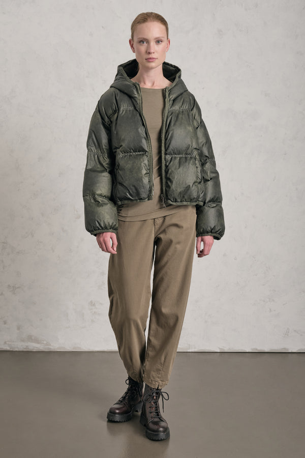 Kurze, gesteppte Daunenjacke mit Gänsedaunen und Kapuze | 1019.CFDTRES285E.104
