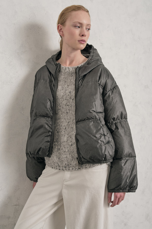 Kurze, gesteppte Daunenjacke mit Gänsedaunen und Kapuze | 1019.CFDTRES285E.110