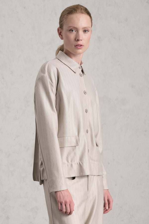 Jacke/Bluse aus leichtem Wolltuch mit Nadelstreifen und Kaschmir-Touch | 1019.CFDTREW320.21