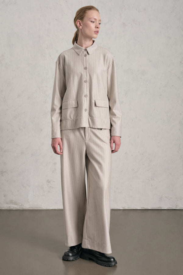Jacke/Bluse aus leichtem Wolltuch mit Nadelstreifen und Kaschmir-Touch | 1019.CFDTREW320.21