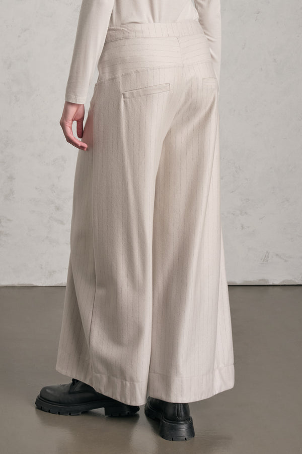 Pantalon large en drap de laine léger à rayures, au toucher cachemire | 1019.CFDTREW321.21