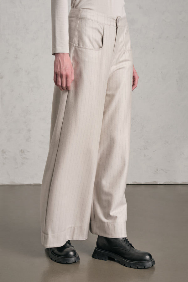 Pantalon large en drap de laine léger à rayures, au toucher cachemire | 1019.CFDTREW321.21