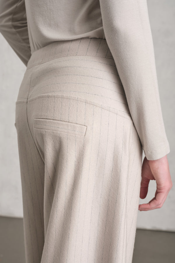 Pantalon large en drap de laine léger à rayures, au toucher cachemire | 1019.CFDTREW321.21