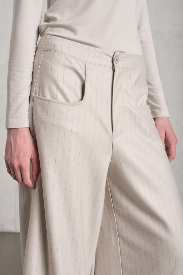 Pantalon large en drap de laine léger à rayures, au toucher cachemire | 1019.CFDTREW321.21