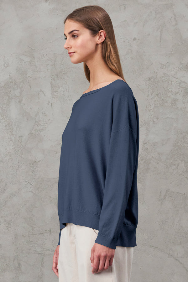 Oversized  viscose and wool knit . boxed shaped, boat neck | 1010.CFDTRV11462.15