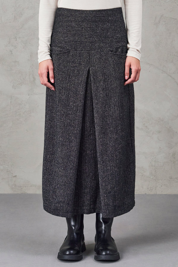Skirt with pockets and central flap in linen and wool herringbone. buttons on the back | 1010.CFDTRVG164.110