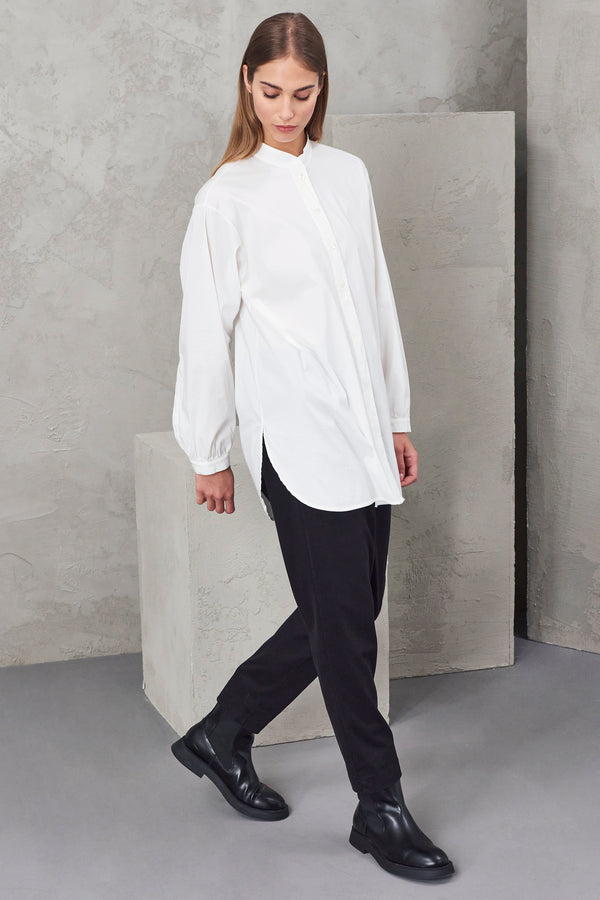 Long over shirt with mandarin collar in stretch cotton | 1010.CFDTRVM222.00