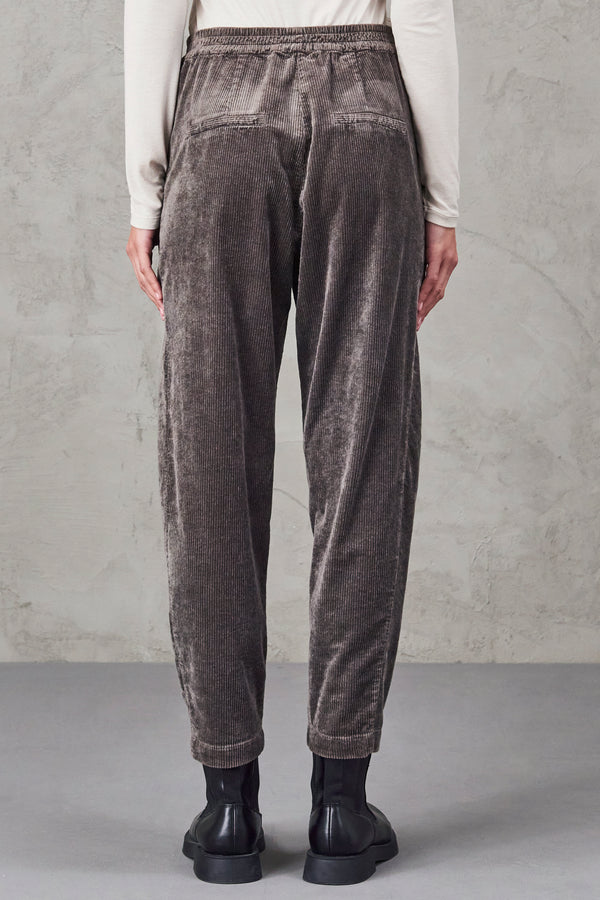 Pantalone comfort fit con elastico in vita in velluto a coste di viscosa e cotone stretch | 1010.CFDTRVQ262.31