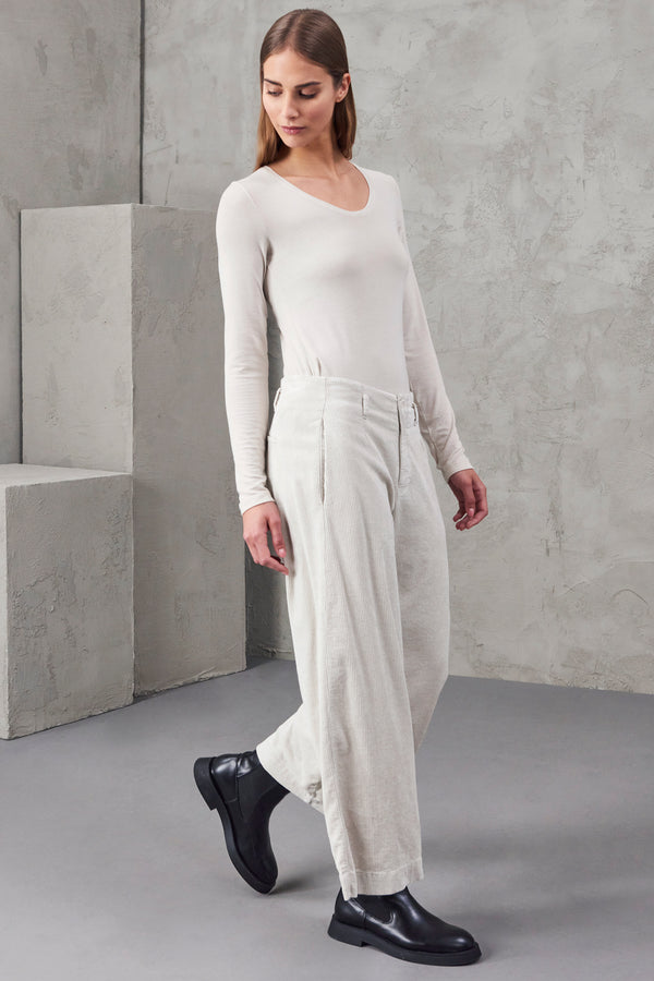 Wide leg cropped pant in stretch cotton and viscose corduroy | 1010.CFDTRVQ264.01