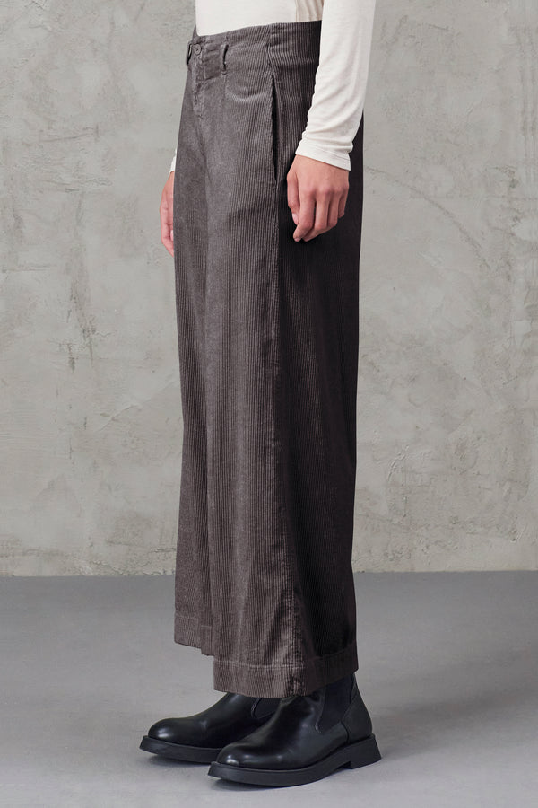 Pantalone corto gamba larga  in velluto a coste di viscosa e cotone stretch | 1010.CFDTRVQ264.31