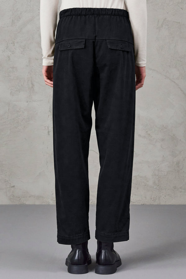 Pantalone comfort fit con tasche davanti in viscosa e cotone stretch. elastico in vita | 1010.CFDTRVR273.10