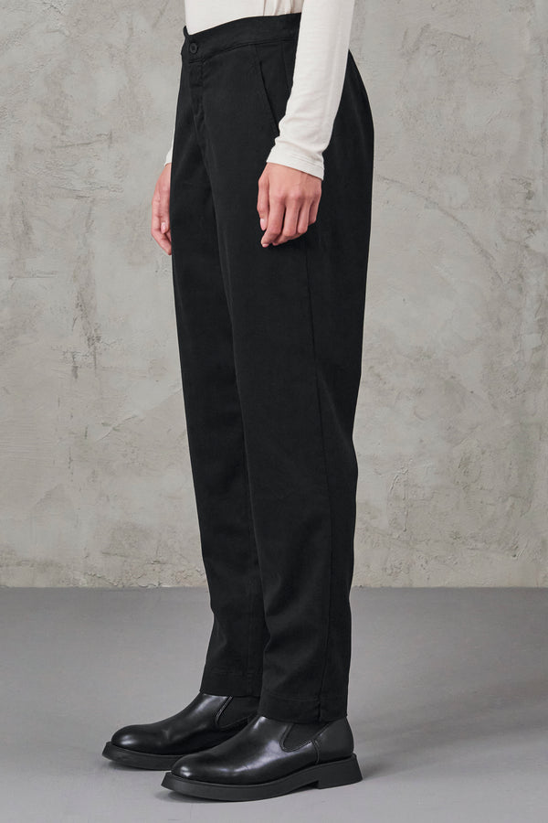 Slim fit pant in stretch cotton satin | 1010.CFDTRVR275.10